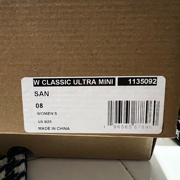 UGG classic ultra mini platform boot size 8 - Picture 2 of 4